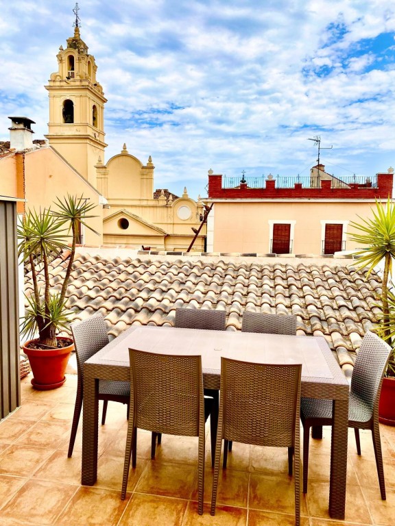 CASA EN EL REAL DE GANDIA MUY CENTRICA