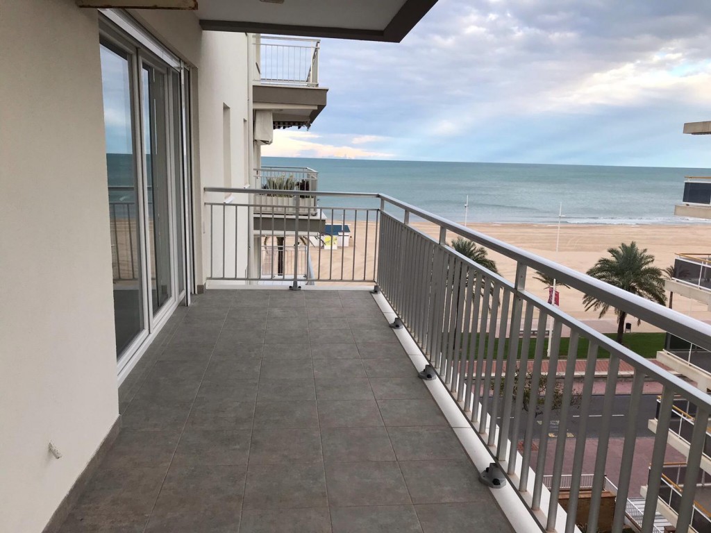  APARTAMENTO EN PRIMERA LINEA PLAYA GANDIA | Inmobiliaria Mar Salà